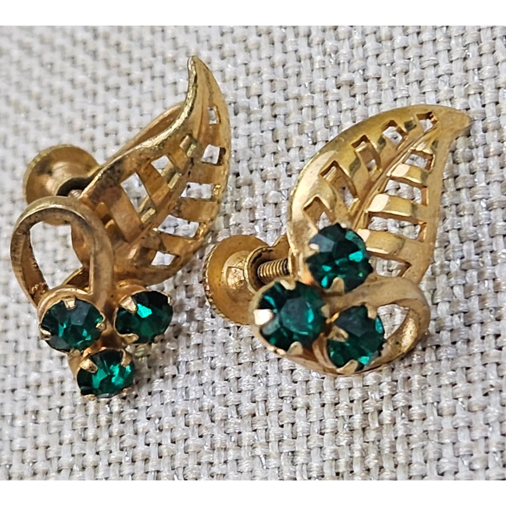 Coro Earrings Women OS Vintage Gold Tone Emerald Green Rhinestone Leaf ScrewBack